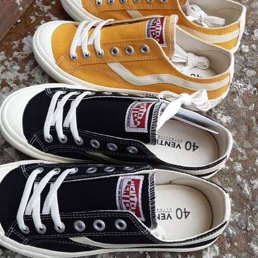 i'm not sure what these shoes are but they are cute.