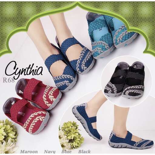 a pair of women's sandals with a floral pattern.