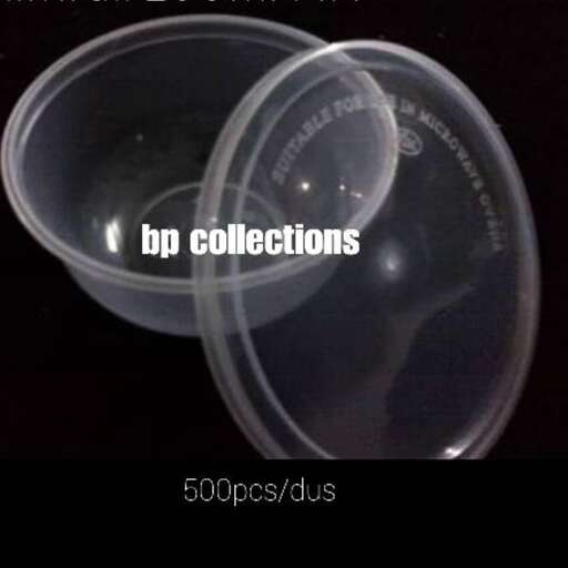 a plastic cup with a lid and a lid.