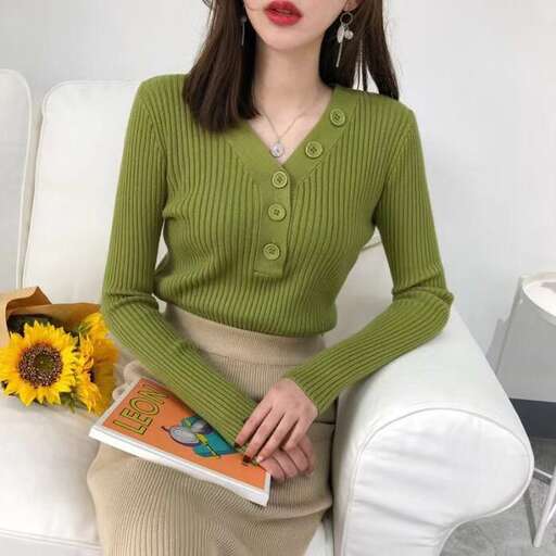 i love the color of this sweater.