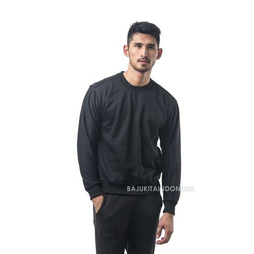 men's black long sleeved shirt with a long sleeve