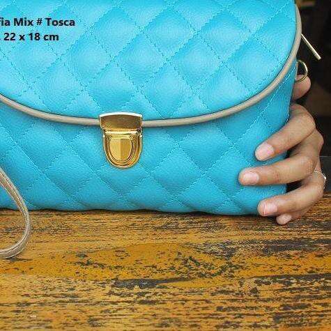 this is a beautiful bag i made for my daughter.