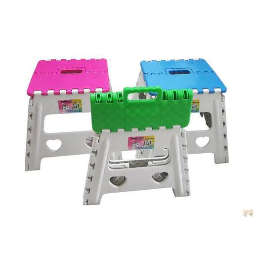 i'm in love with this set of table and chairs.