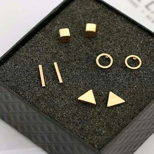 a box with a number in the middle.
