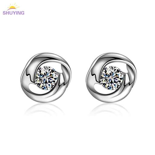 earrings with a floral pattern