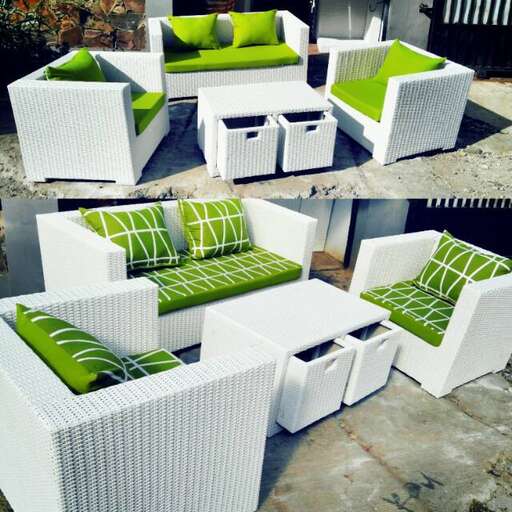 i like the idea of the chairs in the same color.