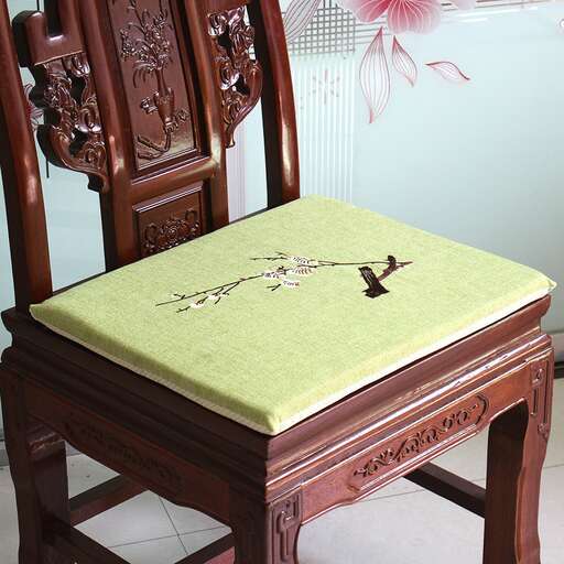 chair in green