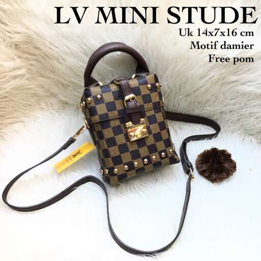 a small purse with a zippered handle.