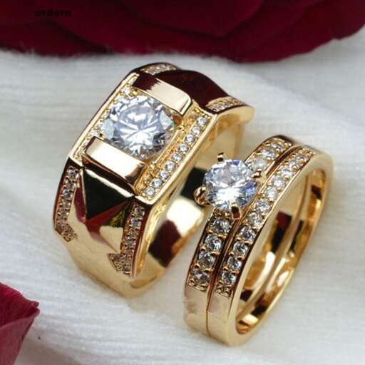 a set of 18k gold and diamond ring