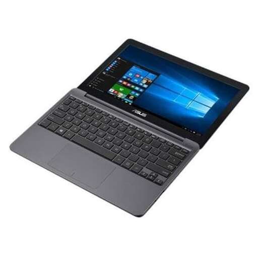 a laptop computer with a screen showing the screen.