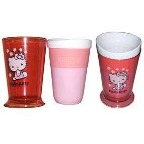 hello kitty cups in pink