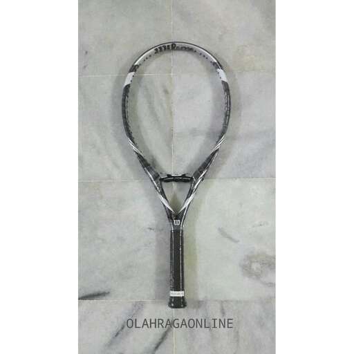 a metal key holder with a metal handle.