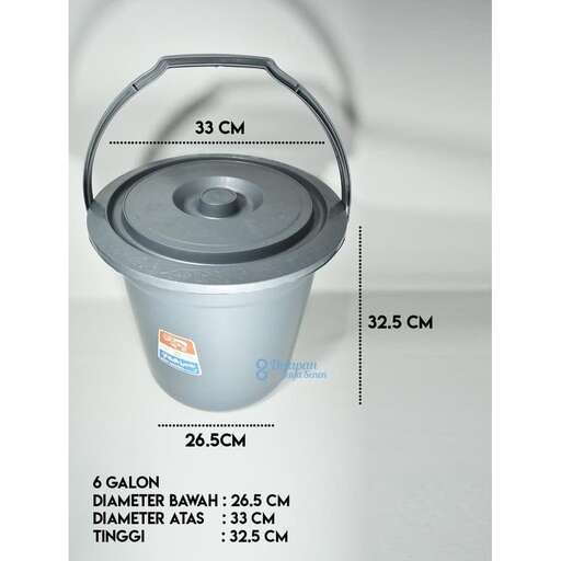a plastic container with a lid on it.