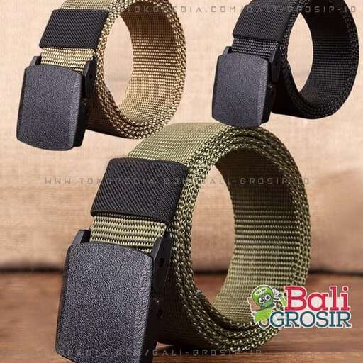 the watch is made of leather and is made of % recycled materials.