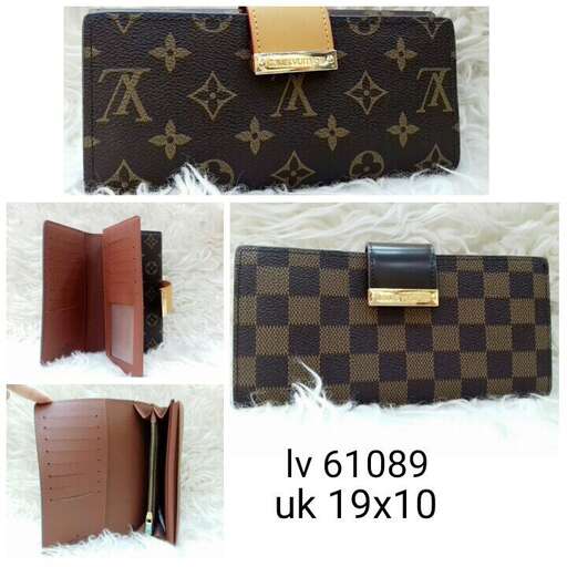 a small leather bag with a small pocket.