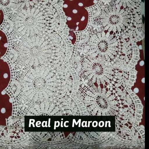 i love the lace on this quilt.