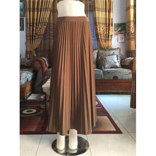 i love the idea of a skirt with the skirt on it.