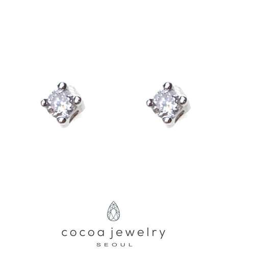 earrings in sterling silver with a drop of diamonds
