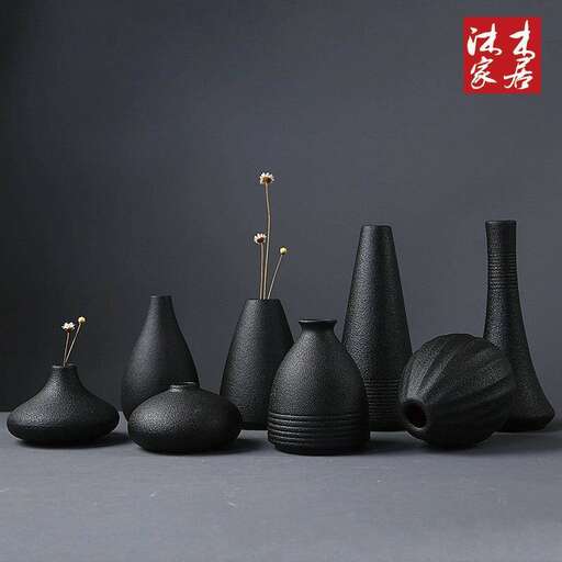 black vases in the form of a black vase