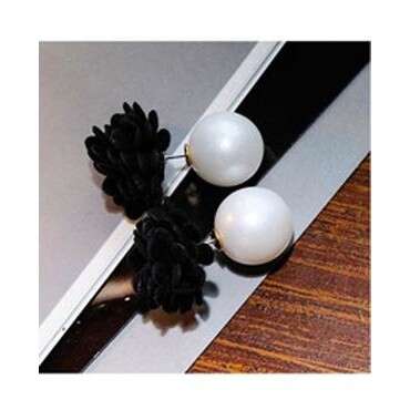 black and white glass beads by ruby re - usable
