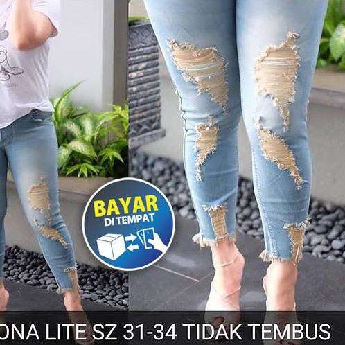 jeans with a hole in the bottom