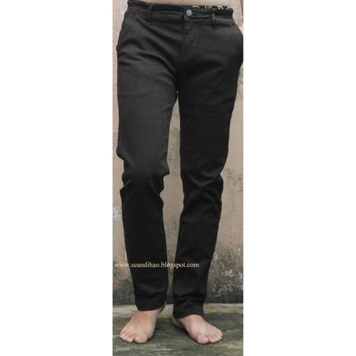 black jeans with a slim fit