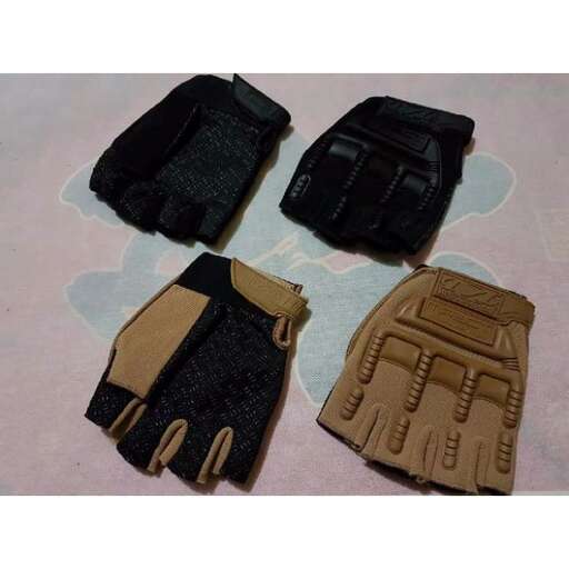 the gloves are made from leather.