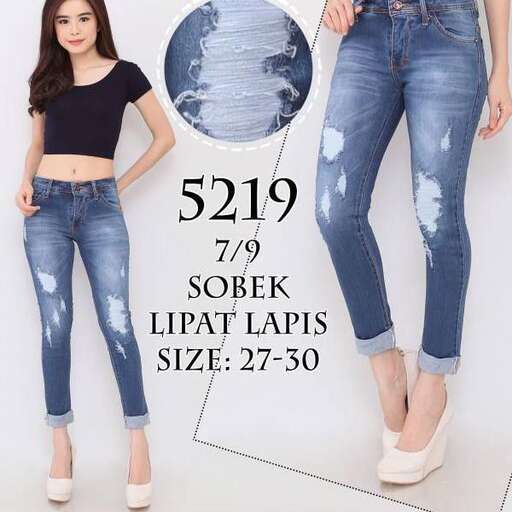 i love the shape of these jeans.