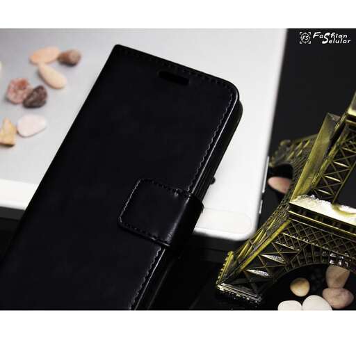 a black case with a gold case on it.