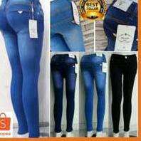 a picture of a pair of blue jeans.