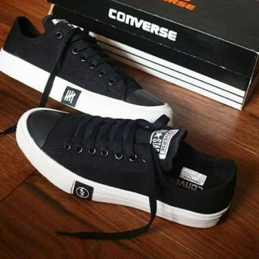 i want to buy a pair of shoes