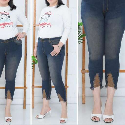 jeans with a graphic tee