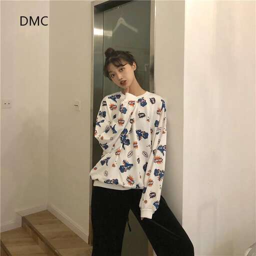 i love the shirt and pants in this picture.