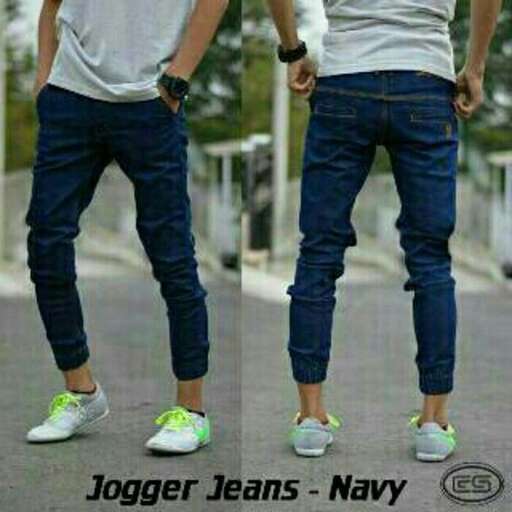 i'm not sure if i'm wearing jeans or a t - shirt.