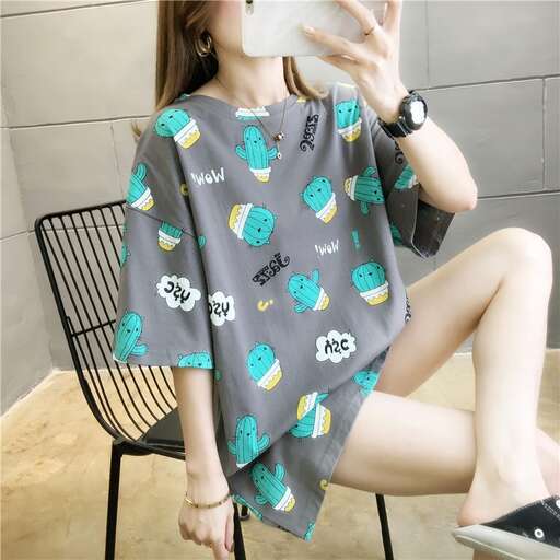 i love the pattern on this shirt.