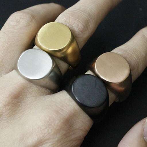 the ring is a very interesting color.