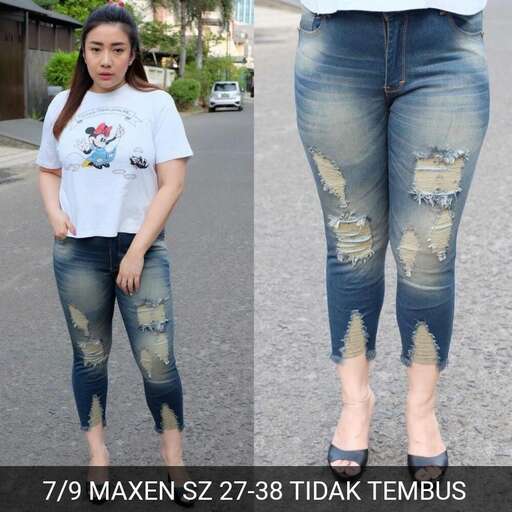 jeans with a t - shirt and a t - shirt
