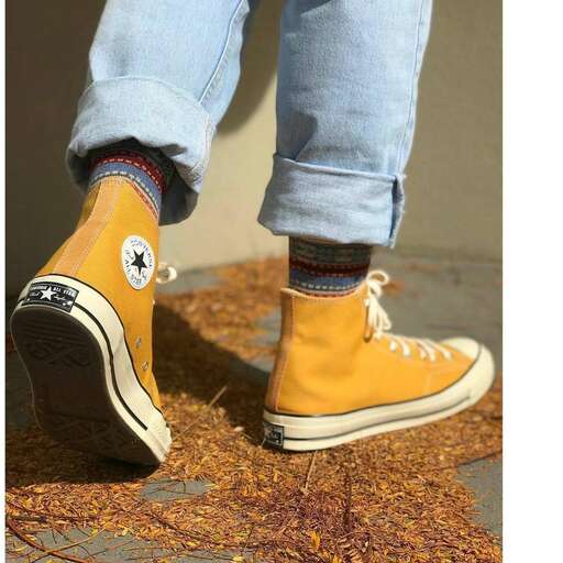 i'm not sure what these shoes are but they're cute.