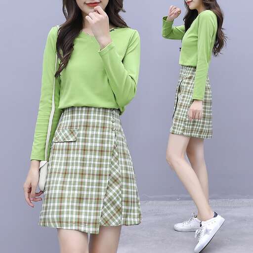 i love the color of this sweater.