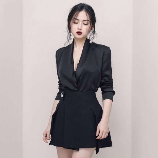 black dress with a belt