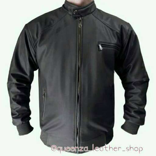 garment - a classic classic jacket with a zipper.