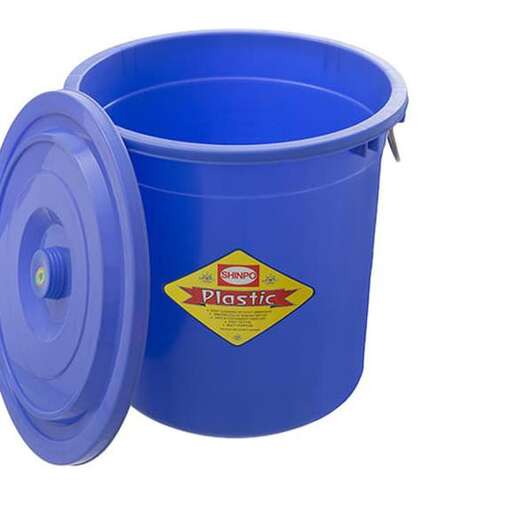 a blue plastic bucket with a lid and a plastic lid