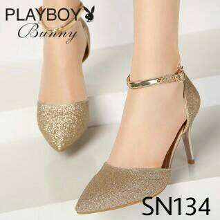 gold sandals for a girl