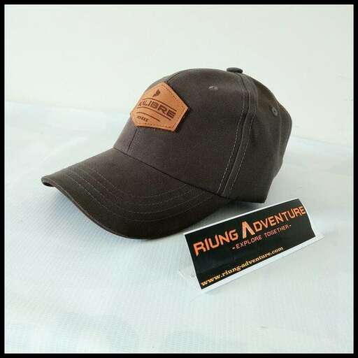 a hat that is sitting on a table.
