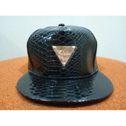 a hat made of a diamond
