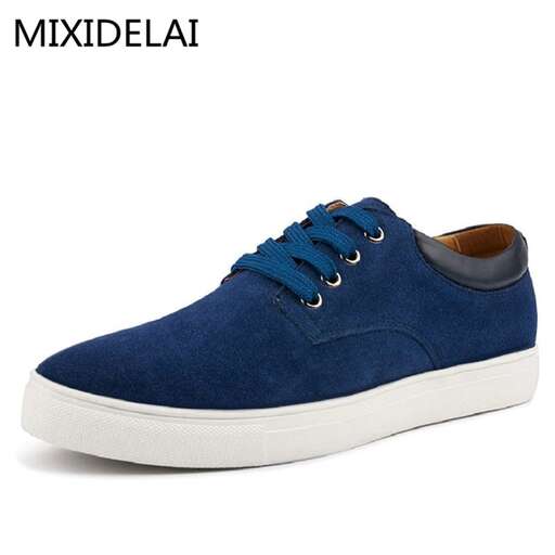 men's casual blue casual casual sneaker with a touch of blue.