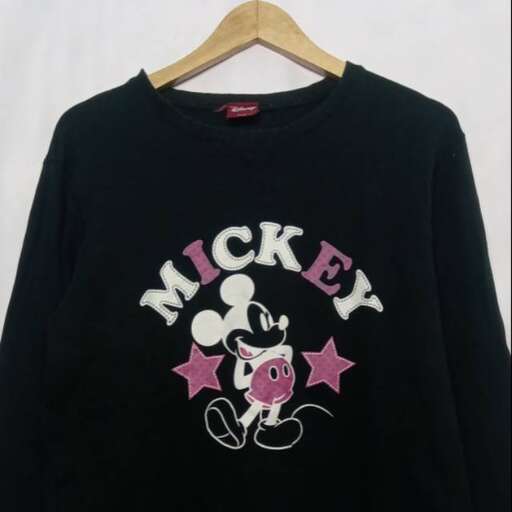 i love this sweater... i'm going to wear it for a long time.