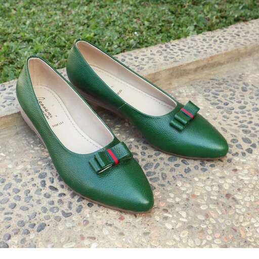 i love these green shoes.