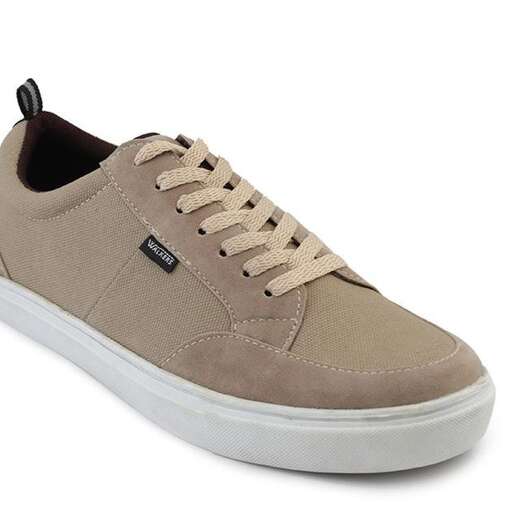 i have a pair of shoes.