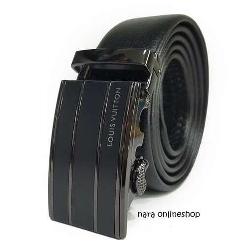 a black leather belt with a black strap on it.